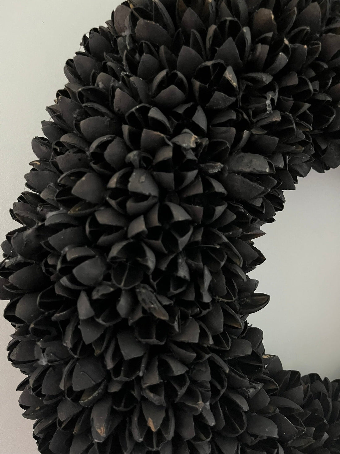 schwarzer Bakuli Kranz