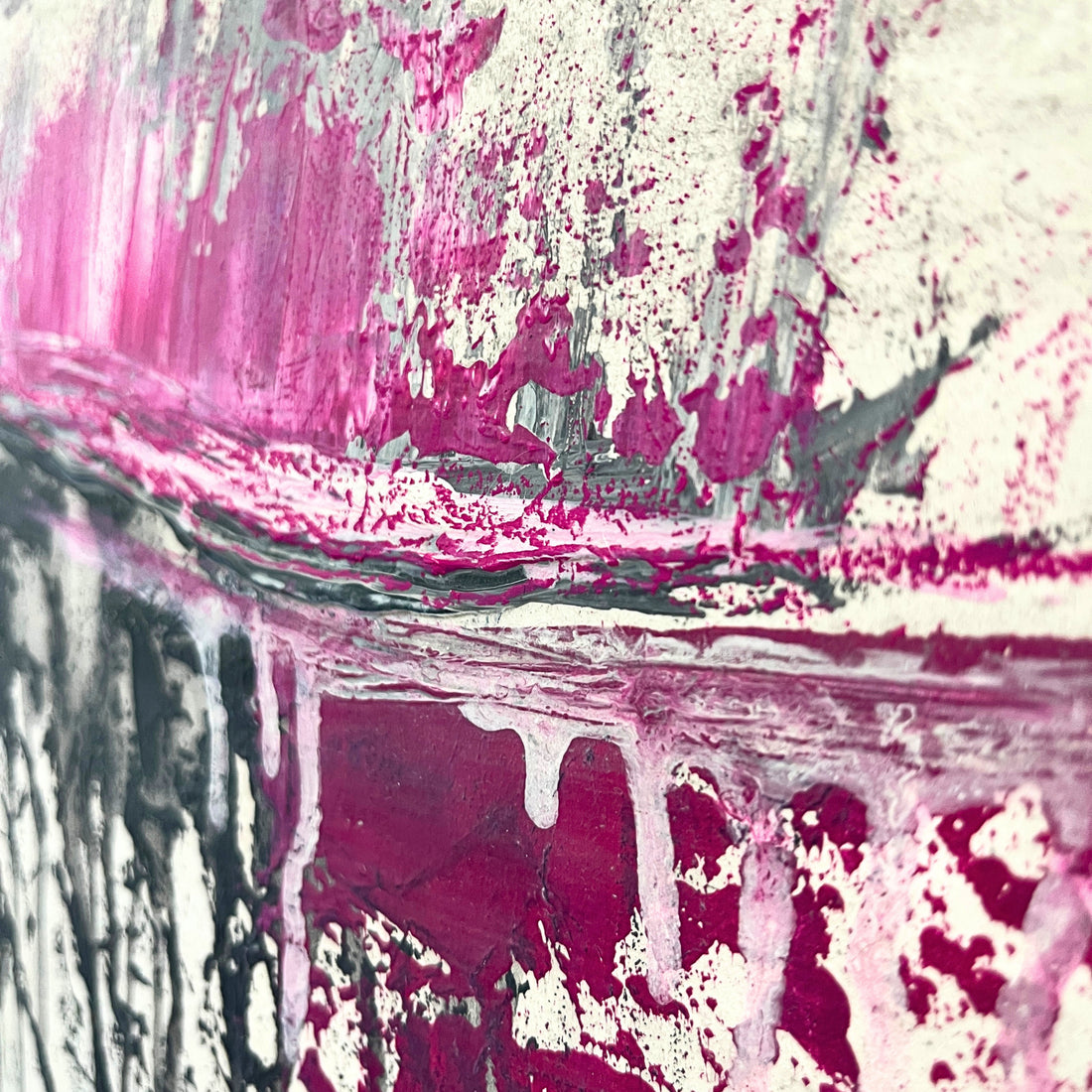 struktur von den Acrylfarben weiß, grau, schwarz und pink 