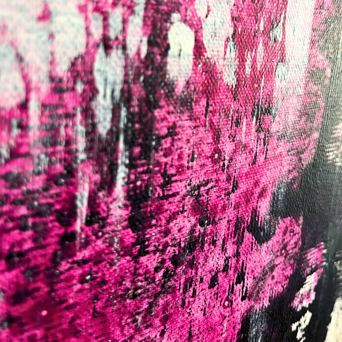 Struktur und Farbe von nah zu sehen vom Acrylbild eine pinke stelle