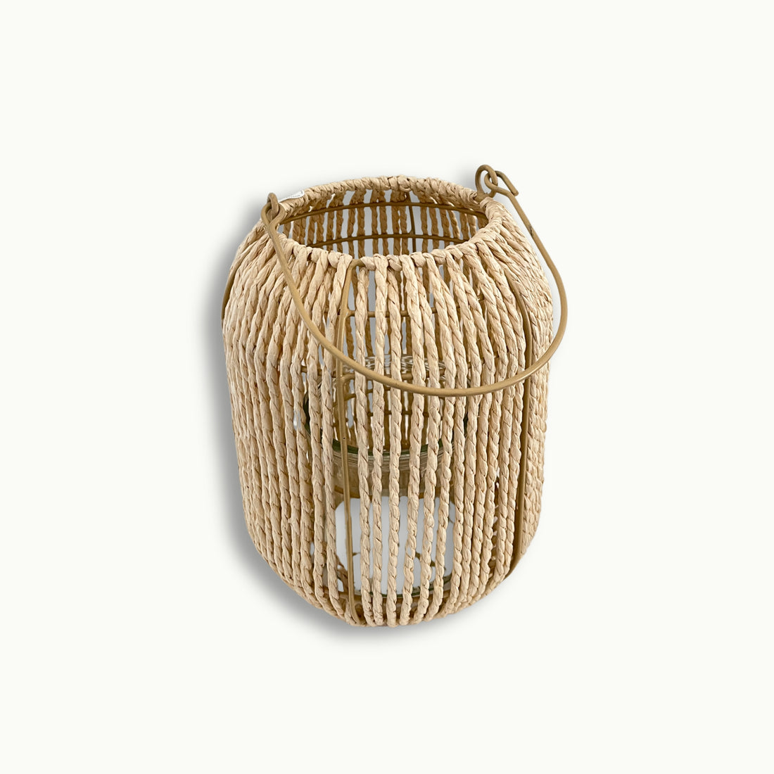 Teelichthalter aus geflochtenen Naturfasern mit Glaseinsatz in Beige von Atelier B