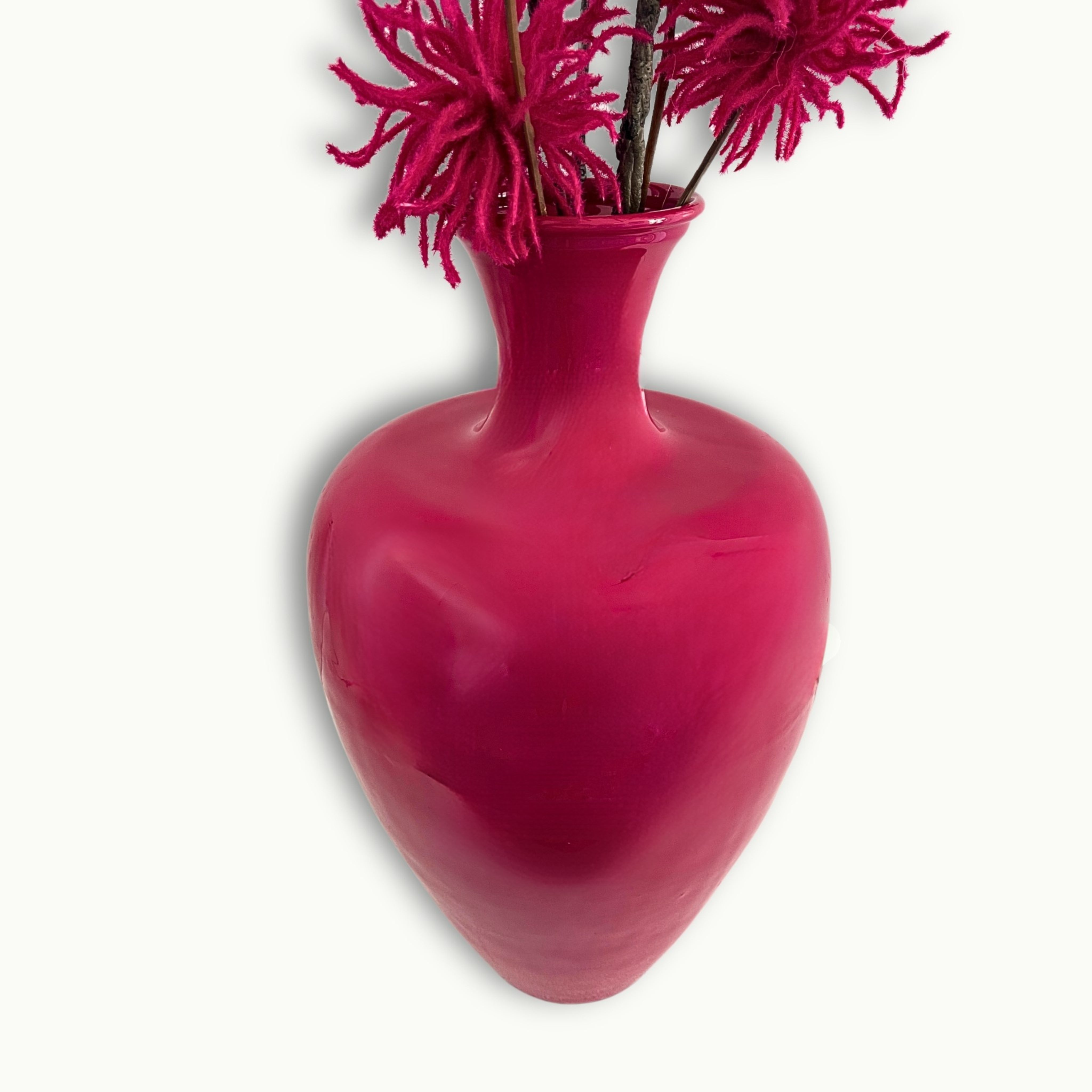 Moderne Metallvase in Pink – Elegante Dekovase für stilvolle Wohnräume