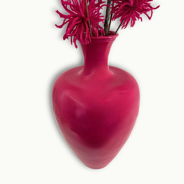 Moderne Metallvase in Pink – Elegante Dekovase für stilvolle Wohnräume