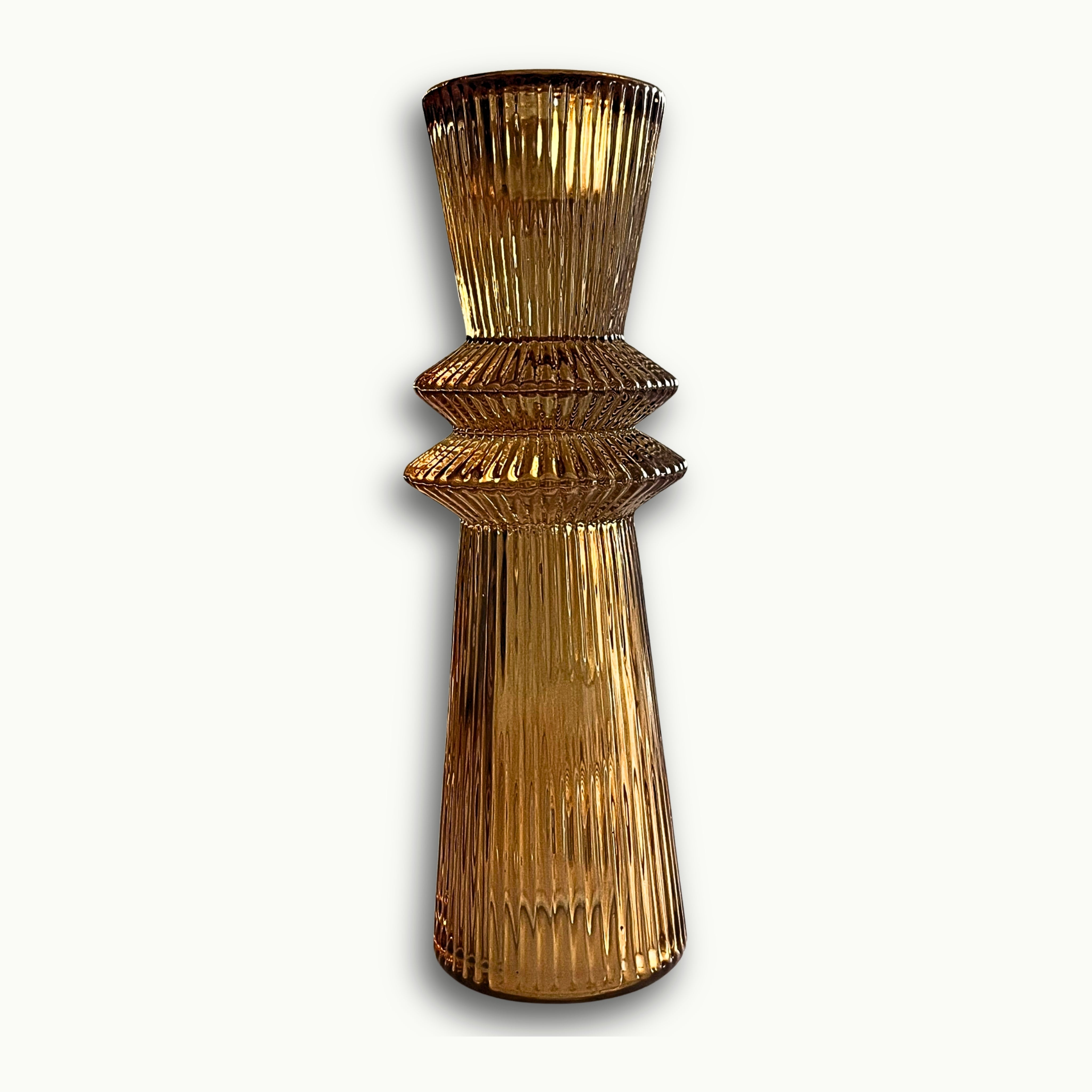     Brauner Glas Kerzenständer groß mit geriffelter Oberfläche