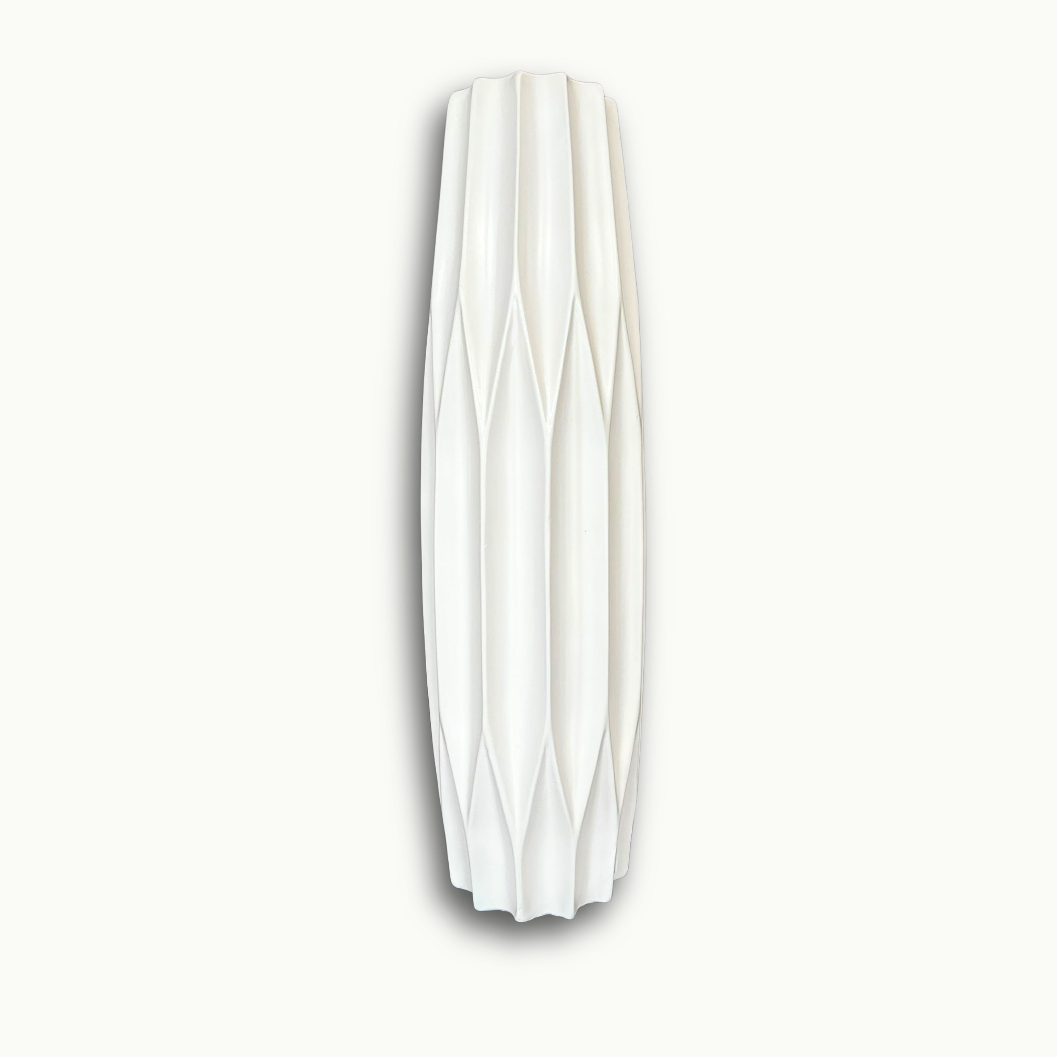 Moderne weiße Designvase mit strukturierter Oberfläche ( 45 cm hoch) 