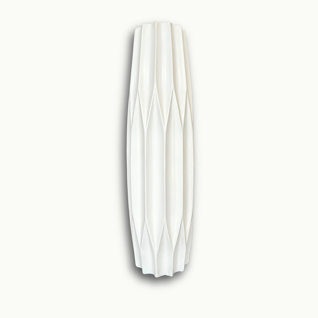 Moderne weiße Designvase mit strukturierter Oberfläche ( 45 cm hoch) 