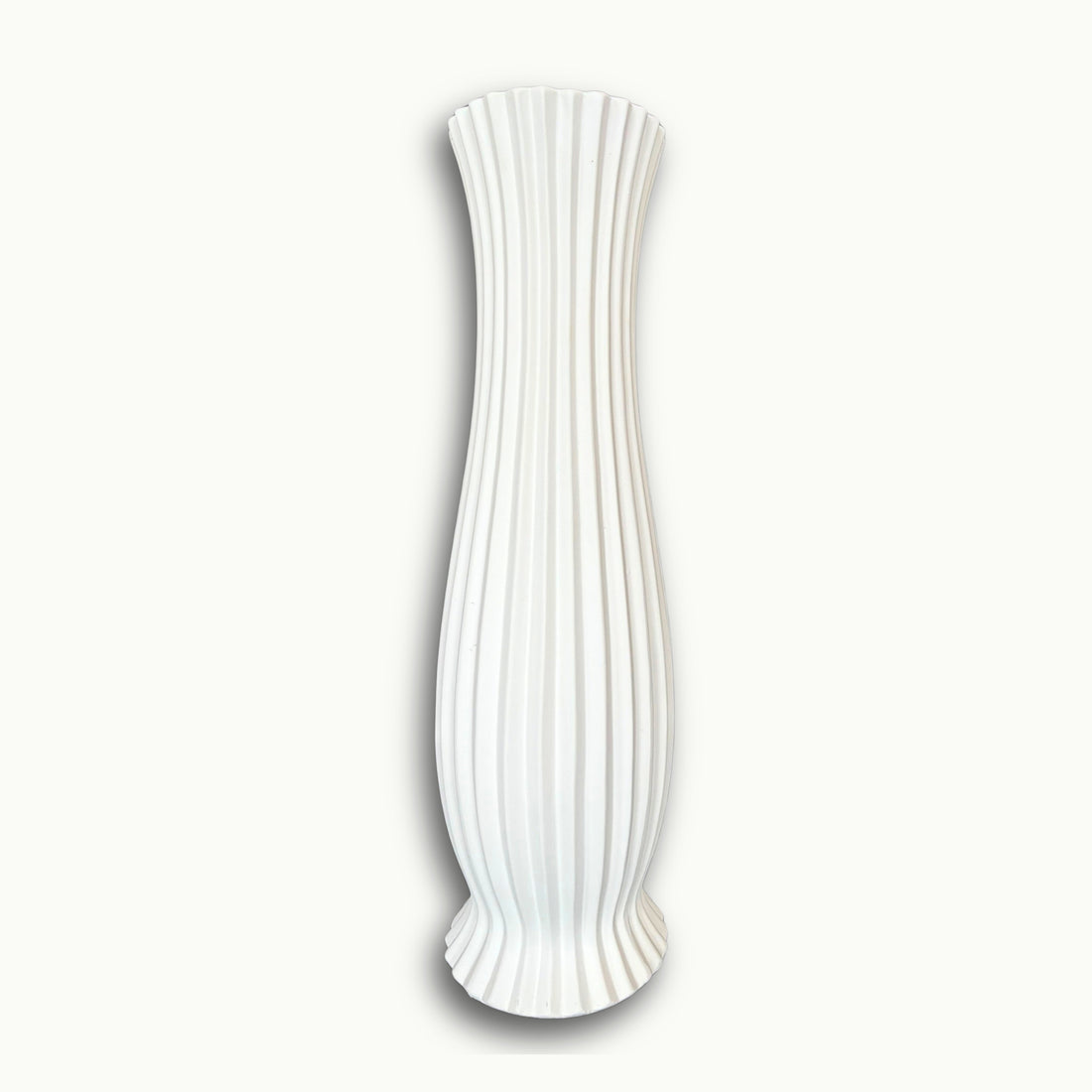 Moderne weiße Designvase mit strukturierter Oberfläche ( 45 cm hoch) 